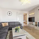 아파트 Luxury Tisa *